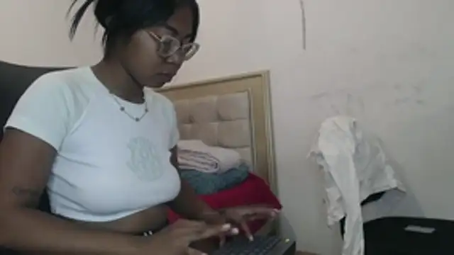 girl sexy27 online show from February 28, 2026, 2:18 pm