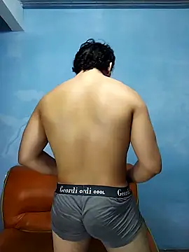 Snapshot of AxelWhitte chatting on February 14, 2026, 7:10 pm AxelWhitte online show from February 14, 2026, 7:10 pm