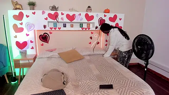 Snapshot of naomi_campell chatting on February 14, 2026, 11:29 am naomi campell online show from February 14, 2026, 11:29 am