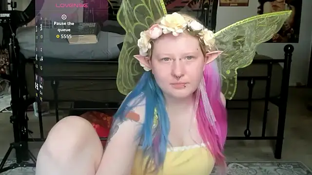 LoriCritter online show from March 26, 2026, 8:14 pm