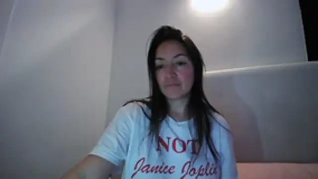 Yulian Milf online show from March 5, 2026, 1:29 pm