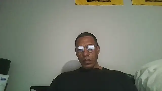 swimmer2496 online show from April 8, 2026, 6:02 am