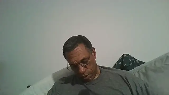 swimmer2496 online show from April 23, 2026, 1:40 am