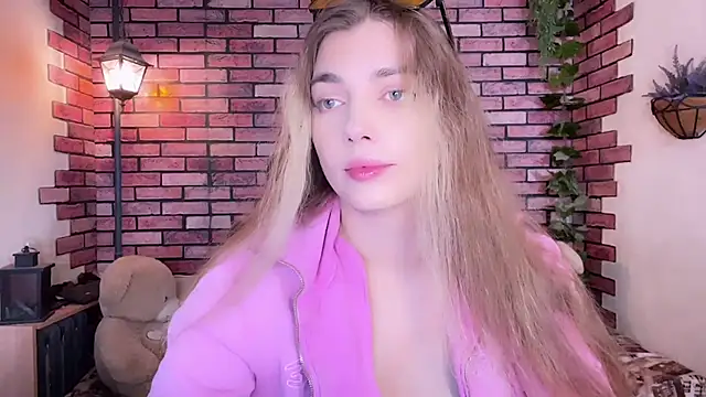 Eva StarXXXX online show from September 23, 2025, 9:18 pm