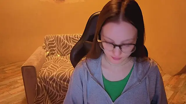 RoxyRay  online show from January 19, 2026, 2:48 am