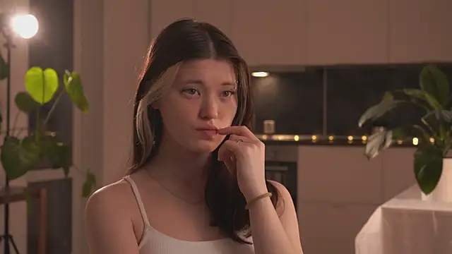 Snapshot of EleniRoeber chatting on February 9, 2026, 4:11 pm EleniRoeber online show from February 9, 2026, 4:11 pm