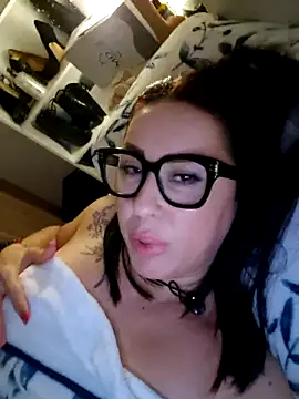 Starletx online show from February 4, 2026, 9:37 am