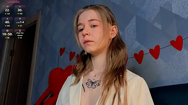 Austeja Ona online show from May 15, 2026, 6:26 pm