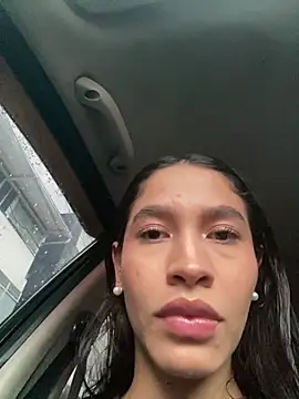 JuliaaVega online show from February 13, 2026, 12:01 pm