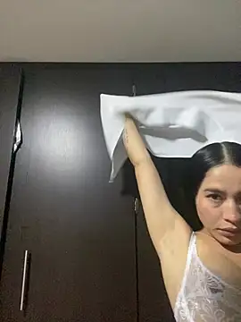 JuliaaVega online show from February 28, 2026, 11:33 am