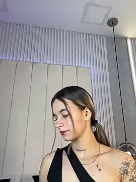 Snapshot of JuliaColemann chatting on March 3, 2026, 12:11 pm JuliaColemann online show from March 3, 2026, 12:11 pm