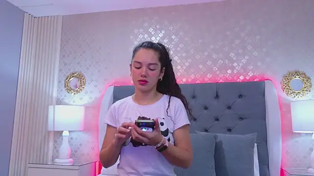 RoxanaAngel online show from February 10, 2026, 1:48 pm