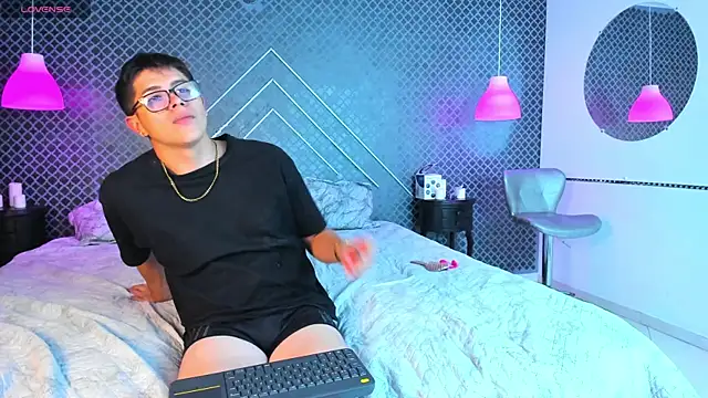 Snapshot of Evie_demn chatting on February 20, 2026, 6:26 am Evie demn online show from February 20, 2026, 6:26 am