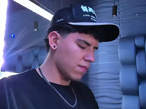 Tobias Vega online show from March 11, 2026, 11:11 pm