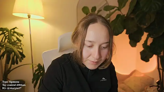 Snapshot of Scarlett_NoirMuse chatting on February 5, 2026, 2:05 am Scarlett NoirMuse online show from February 5, 2026, 2:05 am