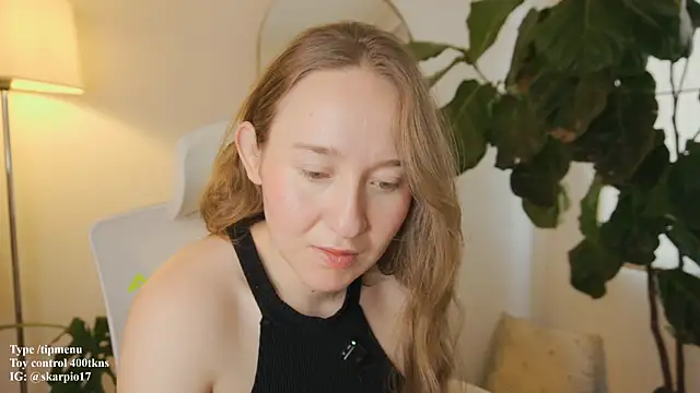 Snapshot of Scarlett_NoirMuse chatting on February 17, 2026, 4:35 pm Scarlett NoirMuse online show from February 17, 2026, 4:35 pm