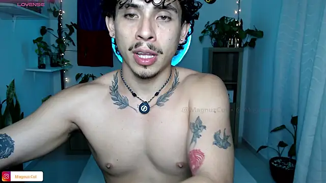 Snapshot of Magnuz_Col chatting on February 12, 2026, 3:23 am Magnuz Col online show from February 12, 2026, 3:23 am