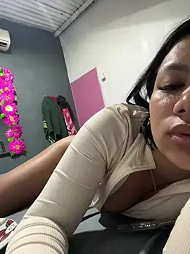 Scarlettbelq online show from January 18, 2026, 2:15 am