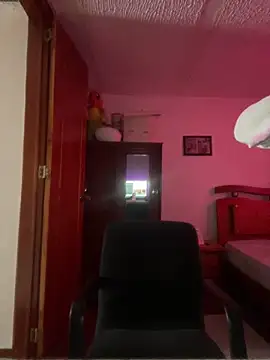 Snapshot of Vixroy7 chatting on February 15, 2026, 4:14 pm Vixroy7 online show from February 15, 2026, 4:14 pm