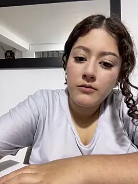 lizzy luminair online show from February 26, 2026, 12:53 am