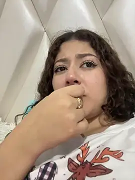 lizzy luminair online show from March 3, 2026, 3:23 am