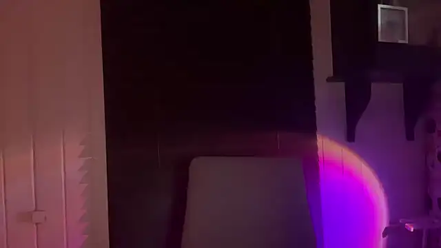 xopeachybaby online show from April 8, 2026, 7:41 am