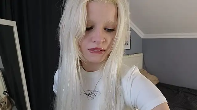 Naomi Demio online show from March 13, 2026, 12:12 pm