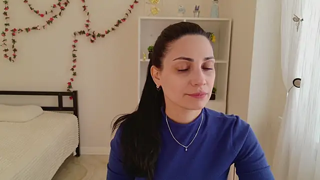 LovelyBeatrice online show from April 11, 2026, 11:03 am