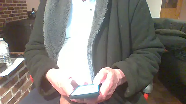 Snapshot of ludowrss chatting on March 21, 2026, 4:17 am ludowrss online show from March 21, 2026, 4:17 am