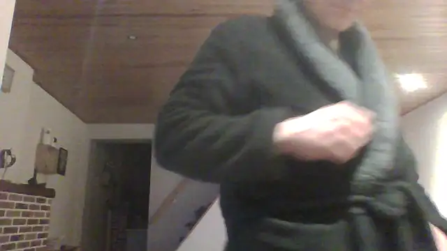 Snapshot of ludowrss chatting on May 1, 2026, 2:38 am ludowrss online show from May 1, 2026, 2:38 am