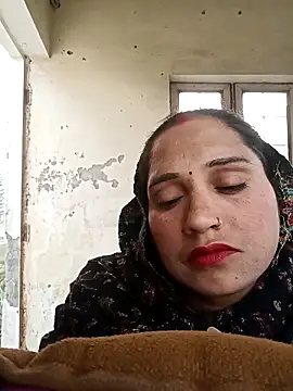 Snapshot of Cute-karisma1234 chatting on February 7, 2026, 1:53 am Cute-karisma1234 online show from February 7, 2026, 1:53 am