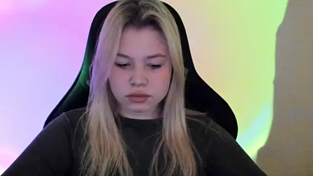 Lulu Di online show from February 22, 2026, 2:13 am