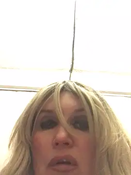 Snapshot of Snejnaya chatting on February 21, 2026, 5:25 pm Snejnaya online show from February 21, 2026, 5:25 pm