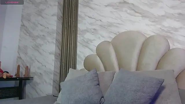 darkkjulietha online show from April 13, 2026, 8:58 pm