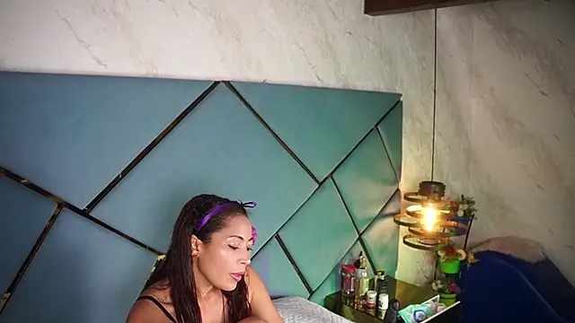 karol sm online show from April 12, 2026, 3:00 am