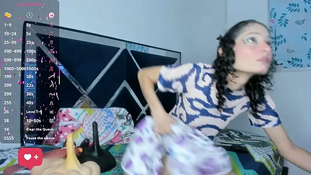 Snapshot of Ninna_Vergara chatting on March 3, 2026, 1:23 am Ninna Vergara online show from March 3, 2026, 1:23 am