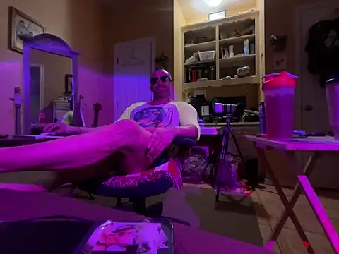 daddydonkey84 online show from March 12, 2026, 4:40 am