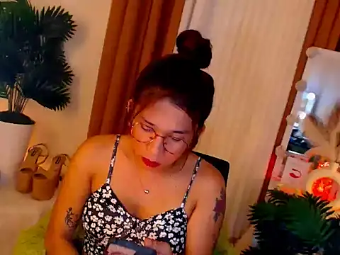 Snapshot of DianaRose69 chatting on February 8, 2026, 6:06 am DianaRose69 online show from February 8, 2026, 6:06 am