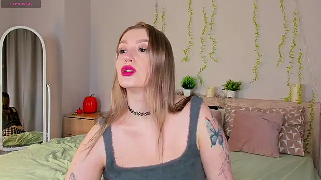 Viickie Nelsson online show from March 27, 2026, 9:32 am