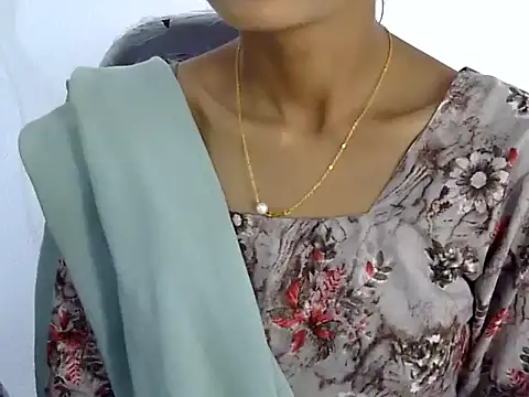 Snapshot of Kulsum_S chatting on March 3, 2026, 8:09 am Kulsum S online show from March 3, 2026, 8:09 am