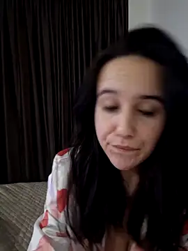 Snapshot of MavisReeve chatting on February 15, 2026, 9:44 pm MavisReeve online show from February 15, 2026, 9:44 pm