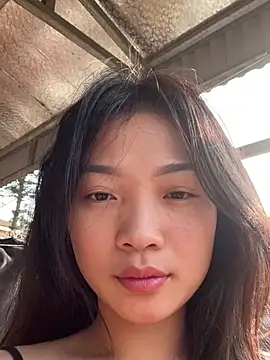 Lyn-be99 online show from March 19, 2026, 1:09 am