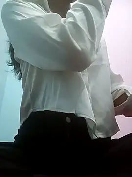 Snapshot of Noor-09- chatting on February 12, 2026, 7:14 am Noor-09- online show from February 12, 2026, 7:14 am