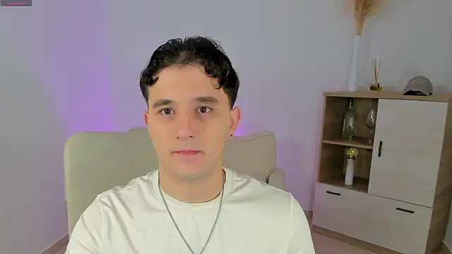 Snapshot of Massimo_Fiore chatting on February 7, 2026, 11:30 pm Massimo Fiore online show from February 7, 2026, 11:30 pm