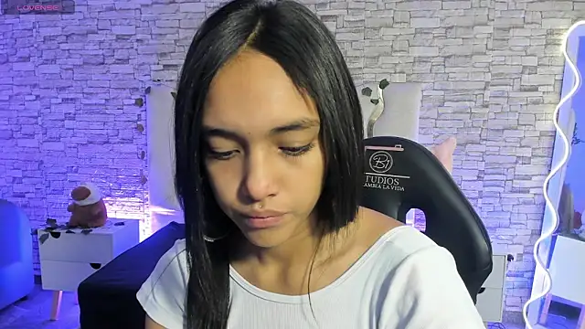 TINY TAY online show from April 18, 2026, 11:36 am