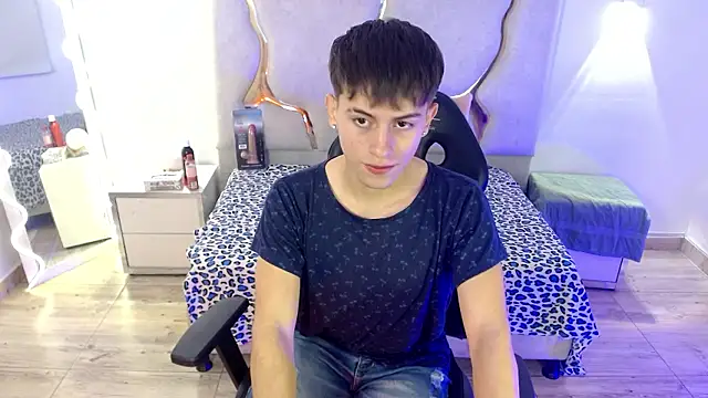 Snapshot of EVAN_TAY chatting on February 7, 2026, 2:48 am EVAN TAY online show from February 7, 2026, 2:48 am