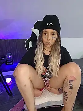 ThatAltGirl online show from May 15, 2026, 12:34 pm