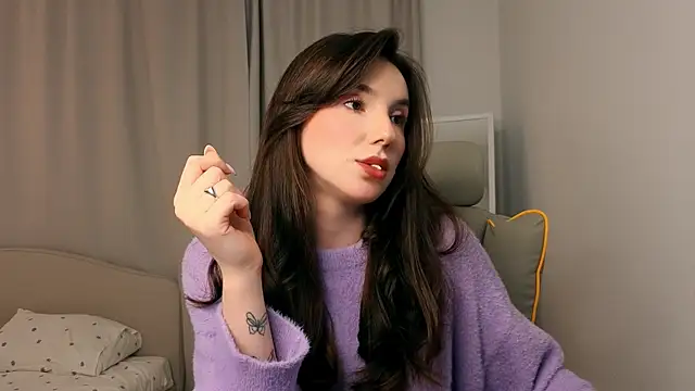 ssandralovin online show from April 17, 2026, 8:23 pm