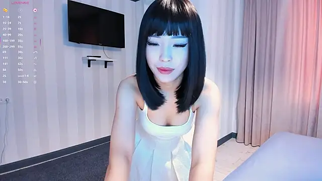 Snapshot of laumalove chatting on February 6, 2026, 5:12 am laumalove online show from February 6, 2026, 5:12 am