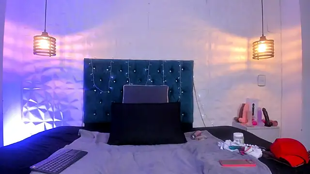 samantha foxyy online show from April 9, 2026, 11:04 am